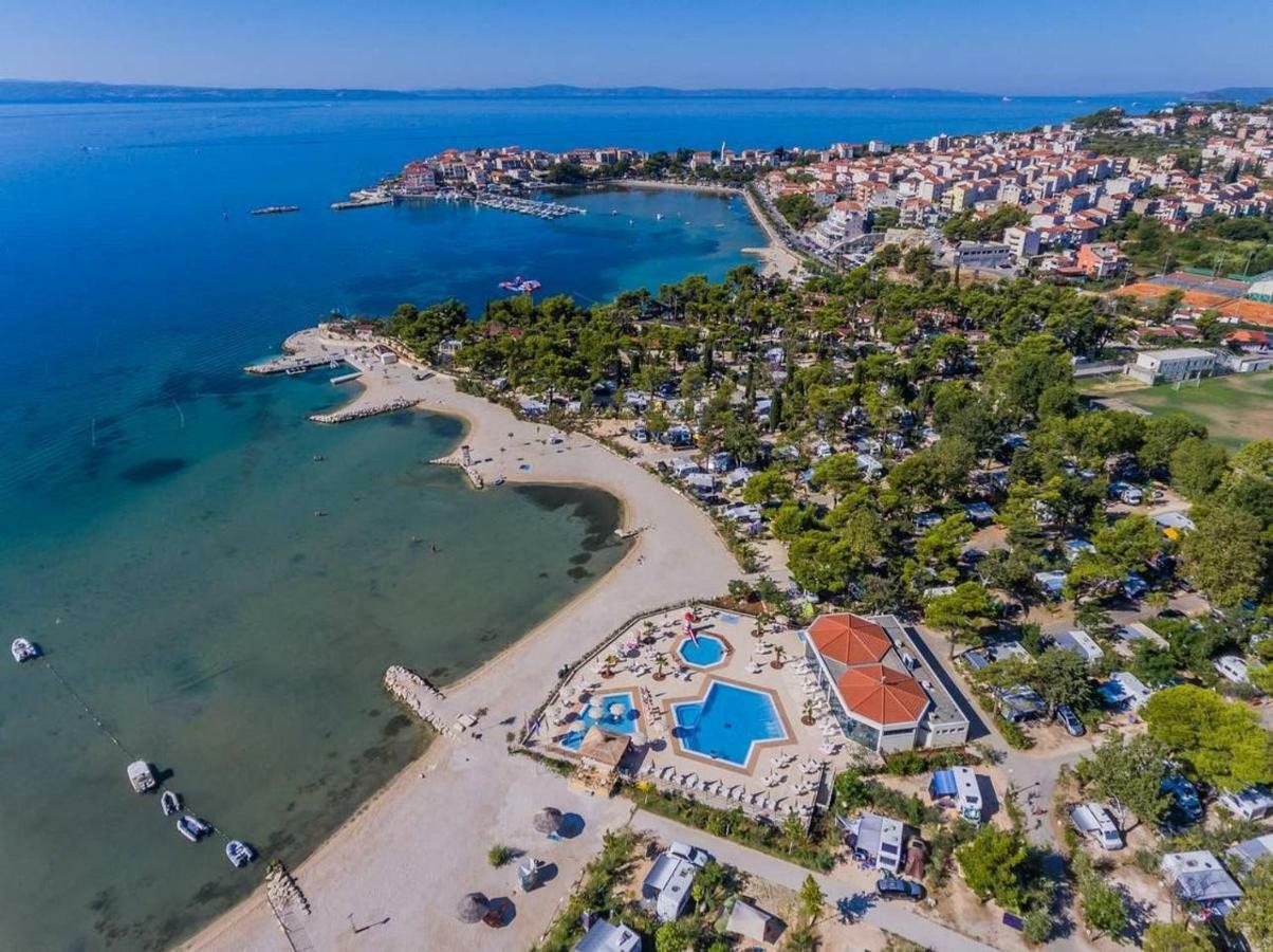 Apartment Gamma With Hydromassage Mini Pool Near Split Zrnovnica Exterior photo